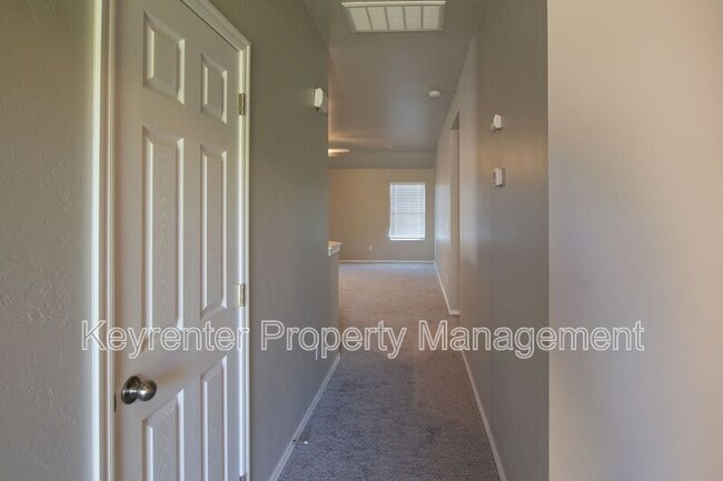 Building Photo - 1124 Granite Ln