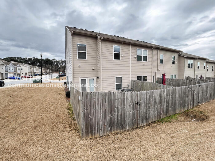 Building Photo - 1924 Dillon Dr