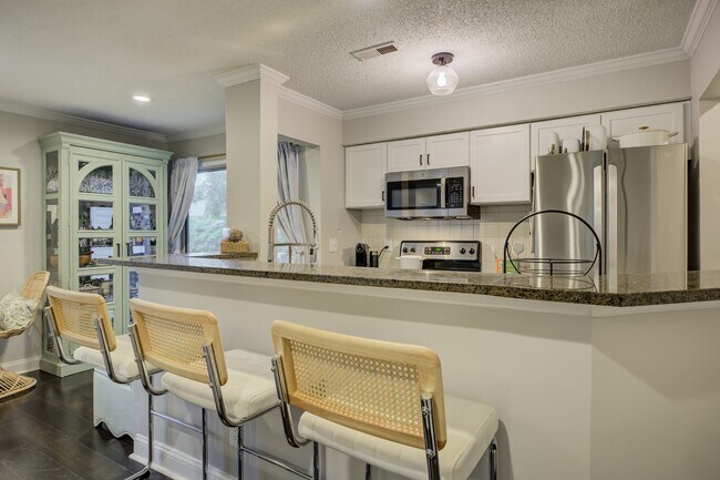 Building Photo - 2506 Cranbrook Ln
