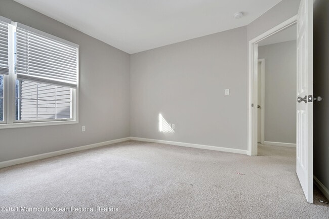 Building Photo - 44 Smock Ct