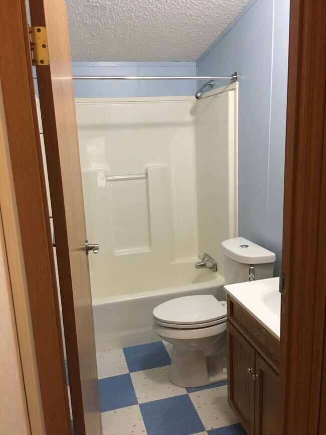 Building Photo - 585 110th Ave