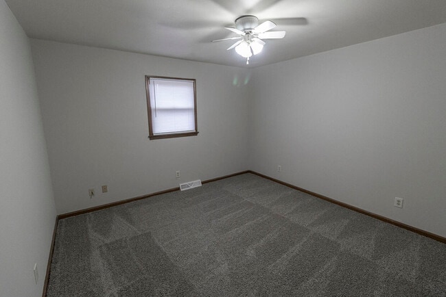 Building Photo - 4467 Santa Anna Dr