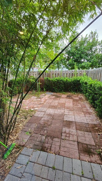 Building Photo - 14817 SW 183rd Ter