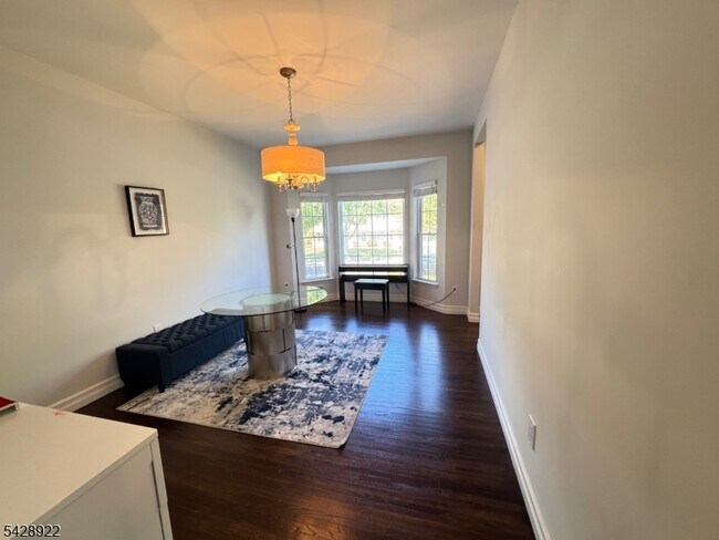 Building Photo - 432 Jarrard St