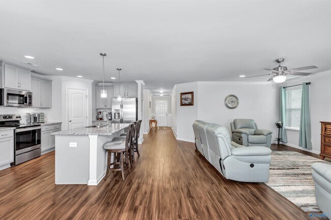 Building Photo - 113 Cedar Elm Wy