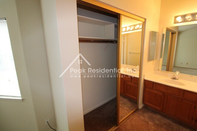 Building Photo - Nice 3bd/2ba House with 2 Car Garage near Bell & Rio Linda Blvd