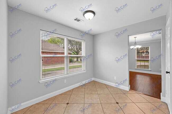 Building Photo - 608 Vasey Oak Dr