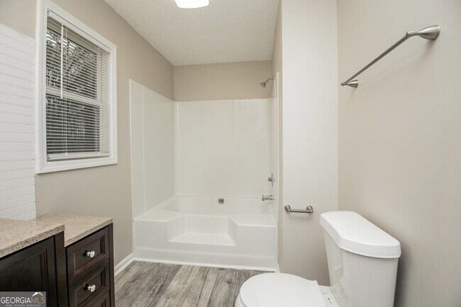 Building Photo - 435 Shelby Ln
