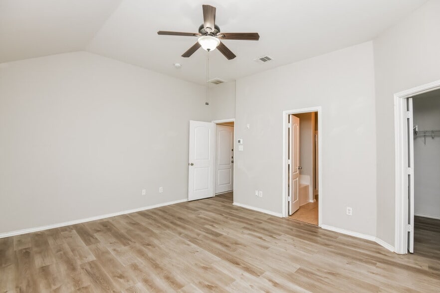 Building Photo - 1842 Reynolds St