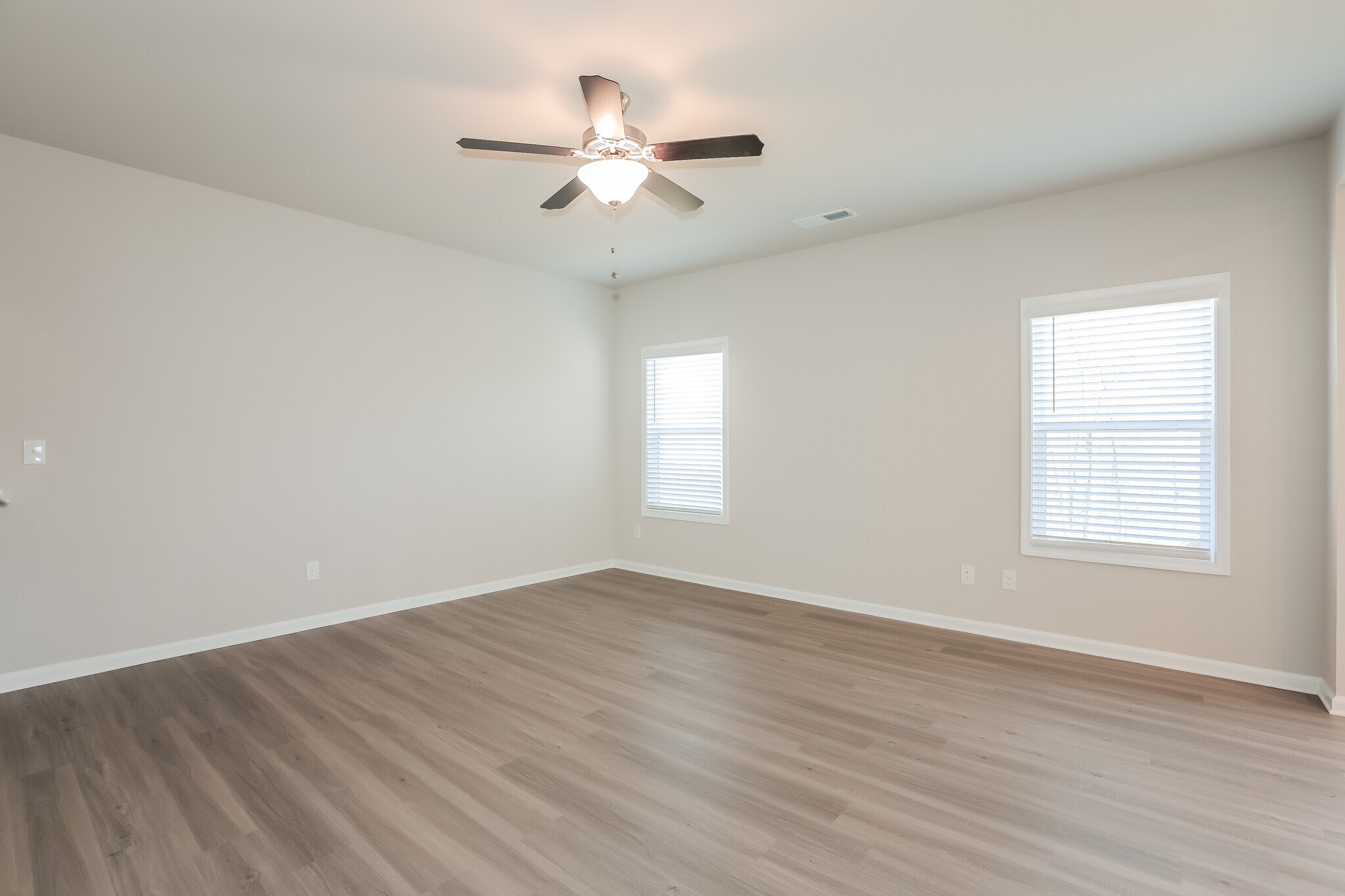 Building Photo - 3453 Sugarberry Dr