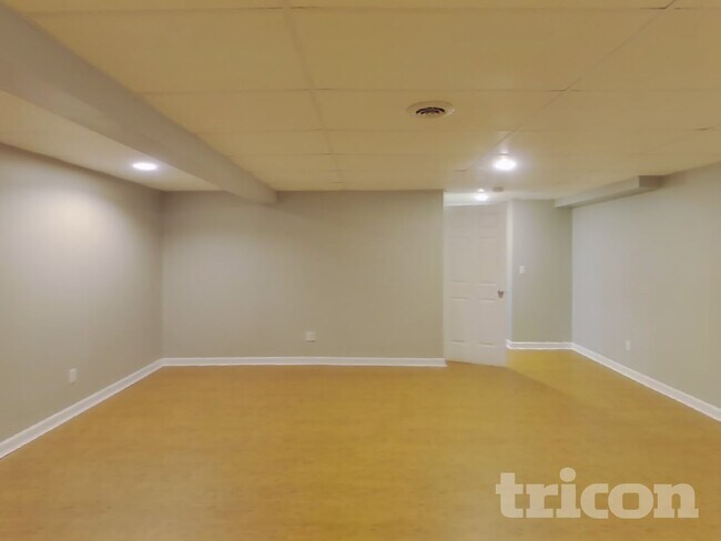 Building Photo - 4331 Clearbrook Ln
