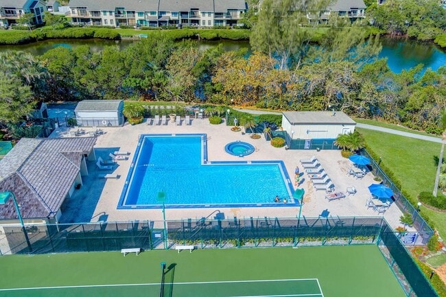 Building Photo - 300 Ocean Trail Way