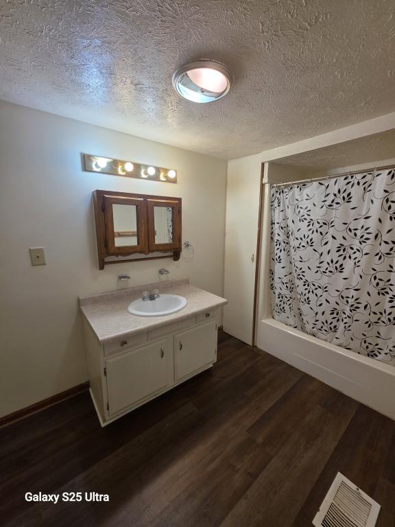 Building Photo - 820 S Locke St