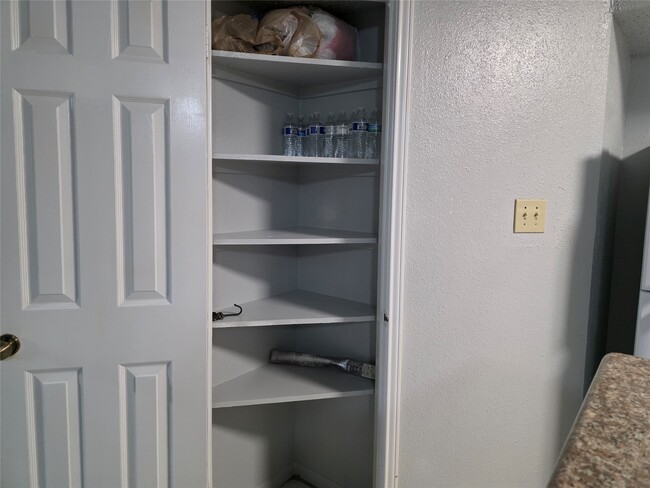 Building Photo - 2300 Old Spanish Trl