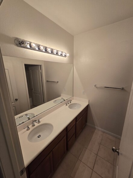 Building Photo - 12662 Fair Glen Ln