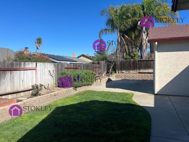 Building Photo - 1784 W Cypress Rd