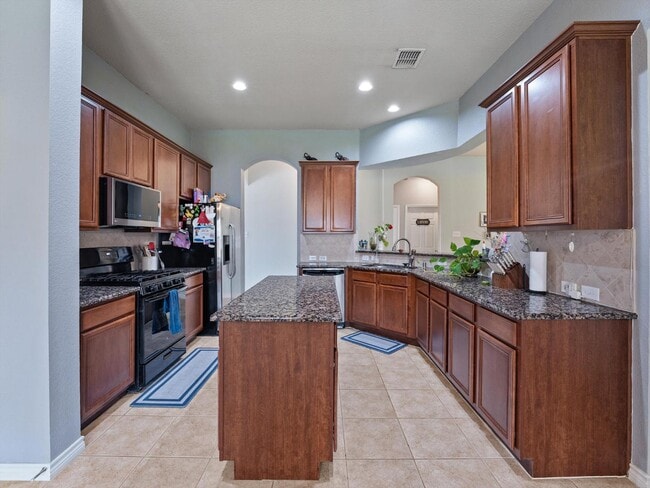 Building Photo - 9204 Lockhart Dr
