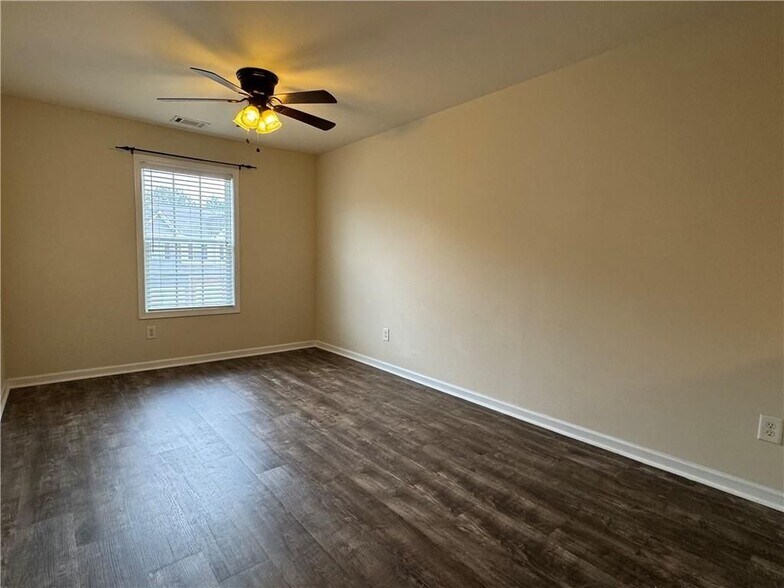 Building Photo - 3058 Cedar Glade Ln NE