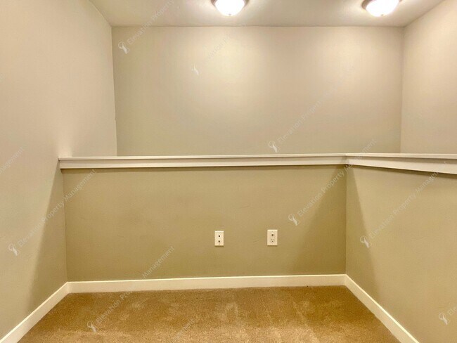 Building Photo - Bright Southeast Bend Home Near Canal Trai...