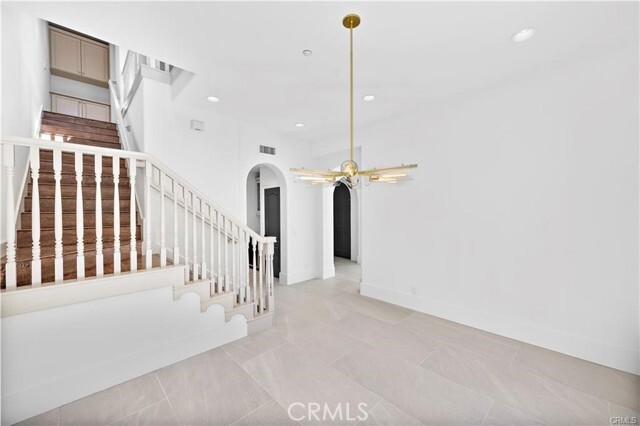 Building Photo - 48 Talmont