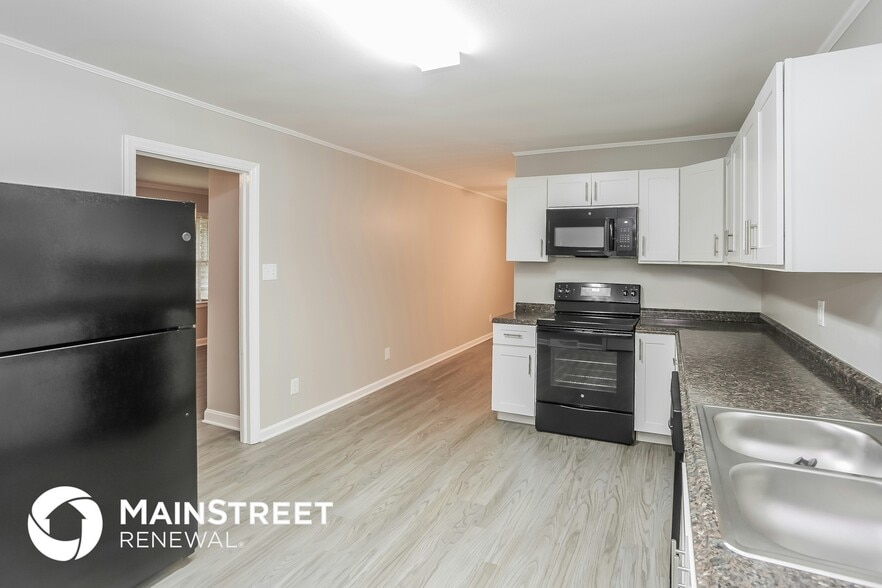 Building Photo - 6608 Elmwood Cir