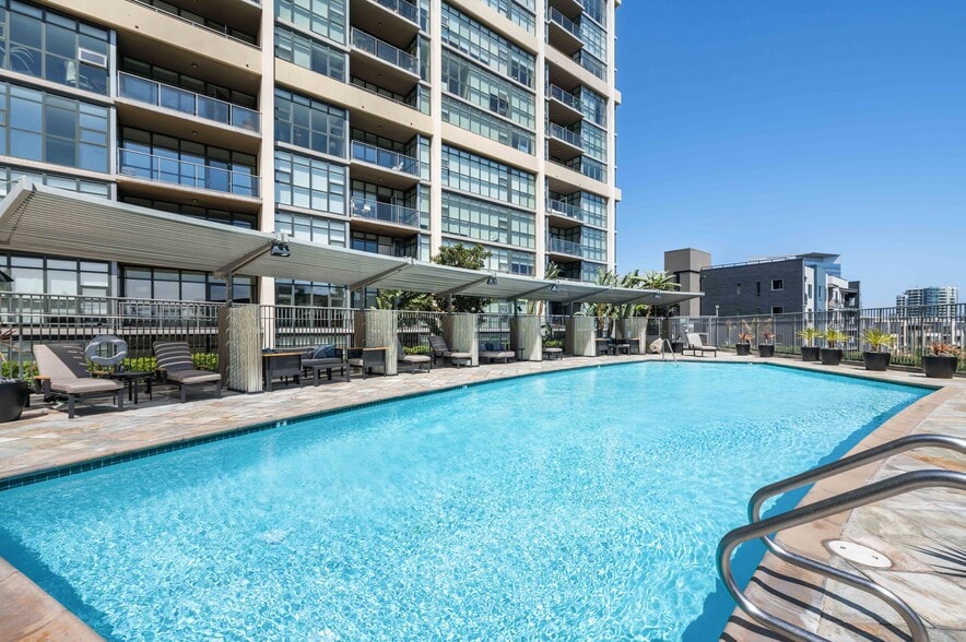 Building Photo - Astoria at Central Park West