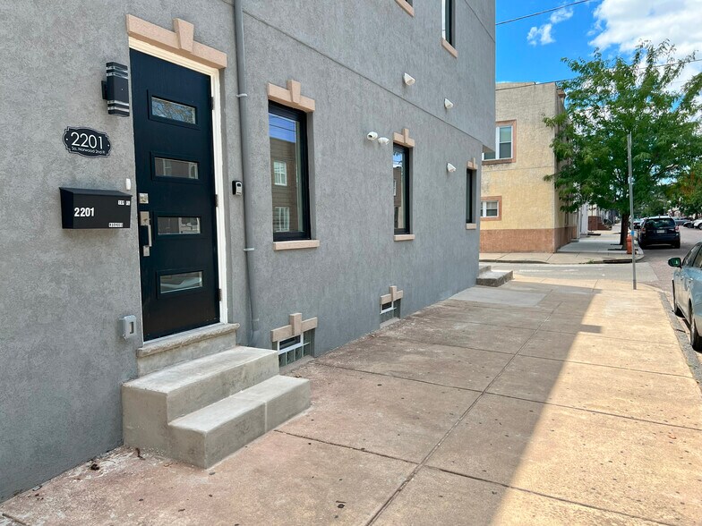 Building Photo - 2201 S Norwood St
