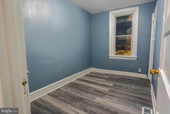 Building Photo - 6746 Linmore Ave