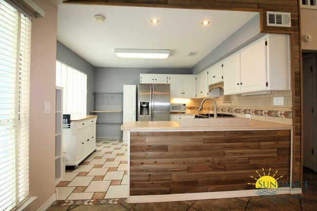 Building Photo - Lovely 4 Bedroom Home in Fort Walton Beach