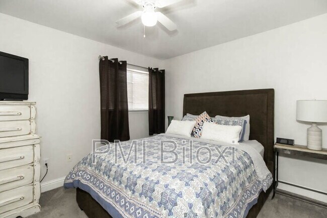 Building Photo - 1664 Beach Blvd
