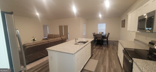 Building Photo - 214 Moreton Wy