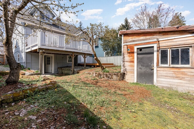 Building Photo - 4814 36th Ave NE