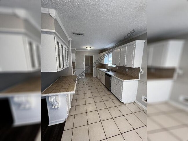 Building Photo - 6713 Navajo Trail