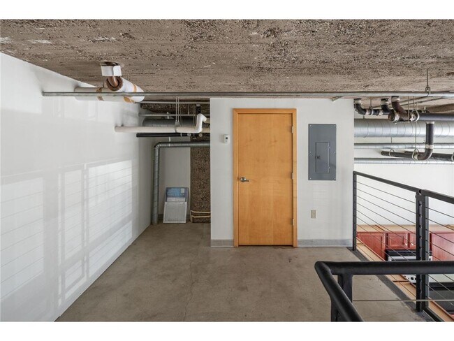 Building Photo - 521 S 7th St