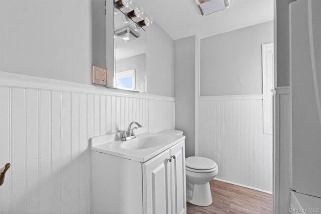 Building Photo - 19 Barclay St