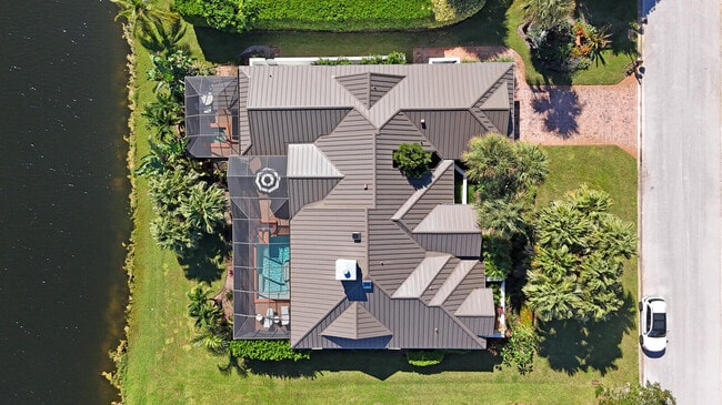 Building Photo - 8951 SE Marina Bay Dr