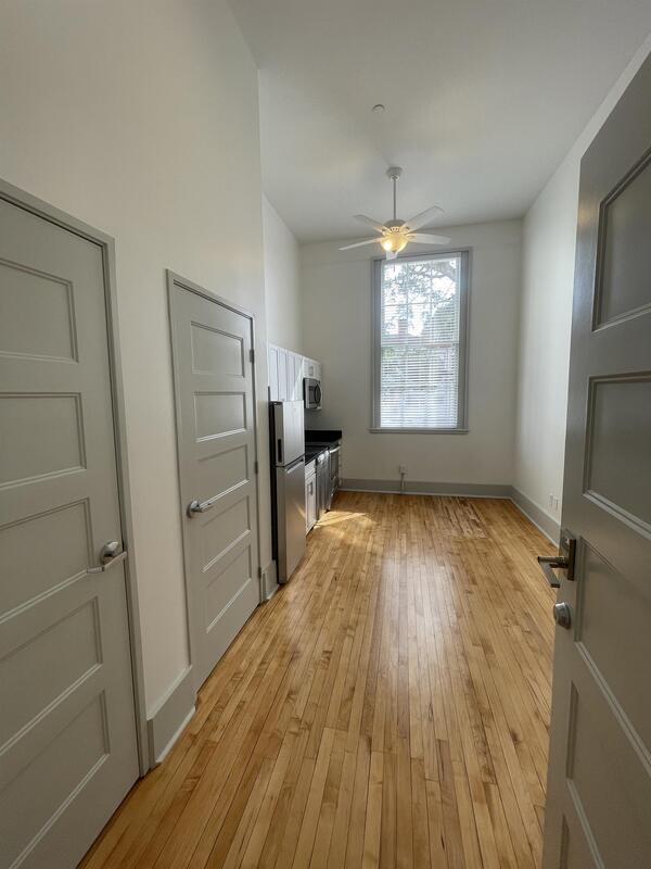 Building Photo - 315 W 38th St