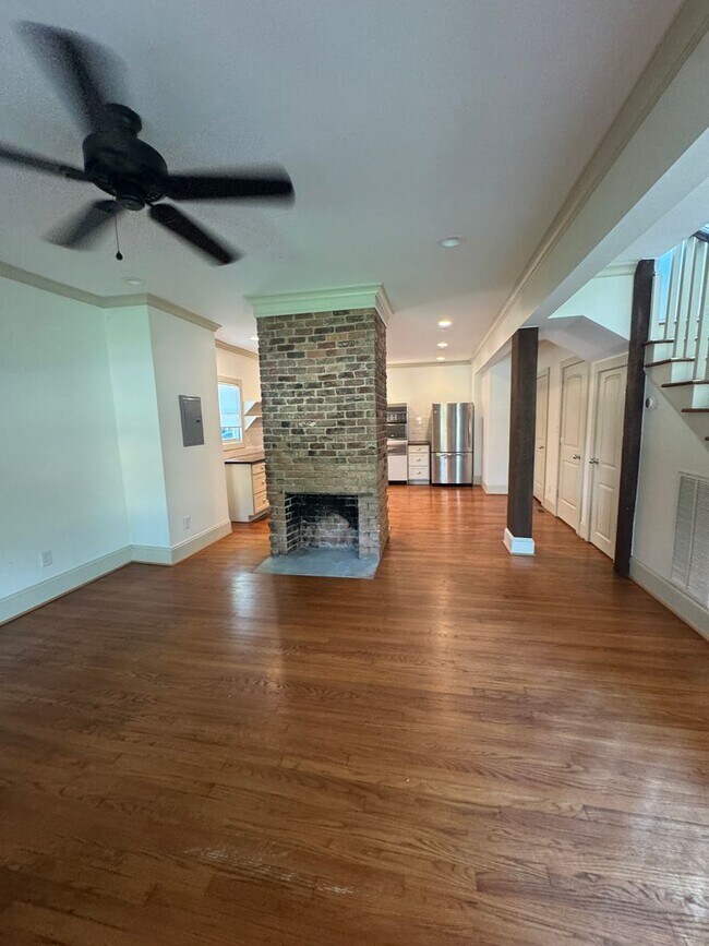Building Photo - Gorgeous 2BR/2BA Home in Downtown Raleigh
