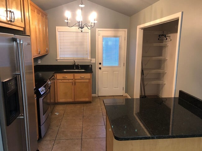 Building Photo - 415 Central Ave