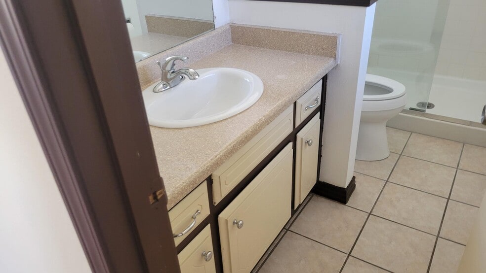Building Photo - 5020 San Pedro Ct NE