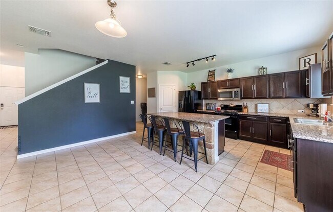 Building Photo - 290 Northern Flicker St
