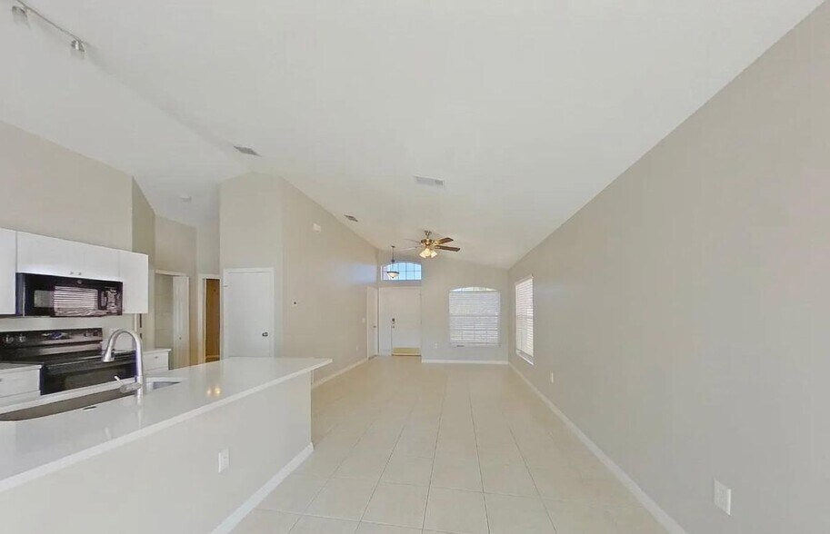 Building Photo - 2412 Cedarfield Ln