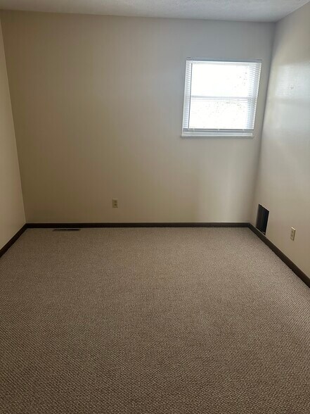 Building Photo - 270 Stocksdale Dr