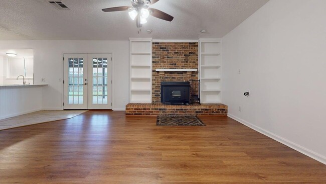 Building Photo - 1604 SE Jarman Ave