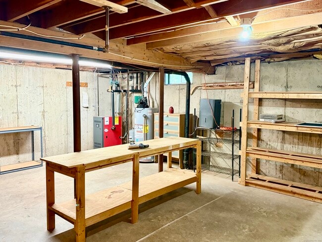 Building Photo - 216 Castlewood