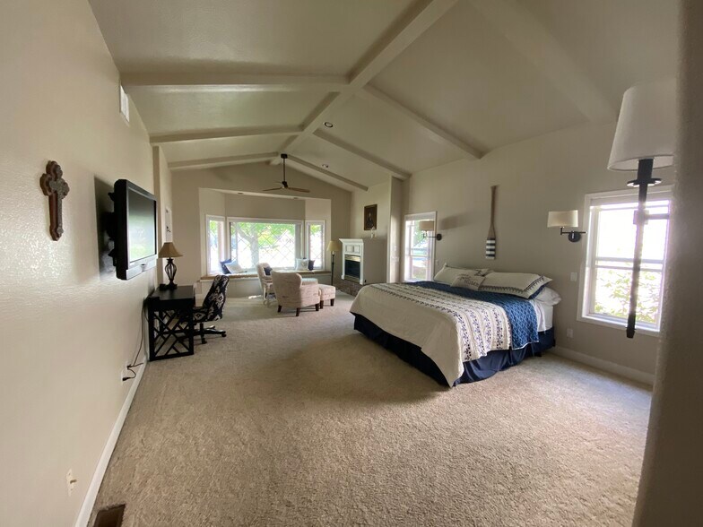 Master Bedroom - 509 S Shore Pines Rd