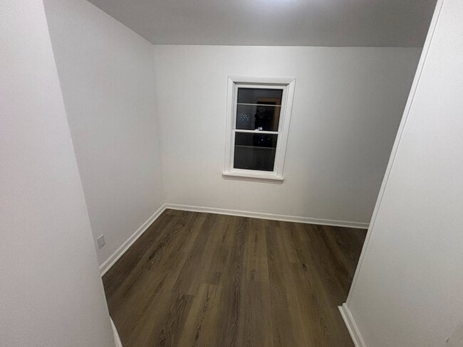 Building Photo - 27 Fenderson St