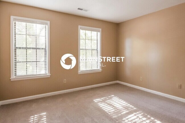 Building Photo - 4 Bedroom Pet-Friendly Home in Cordova, TN with Main Street Renewal