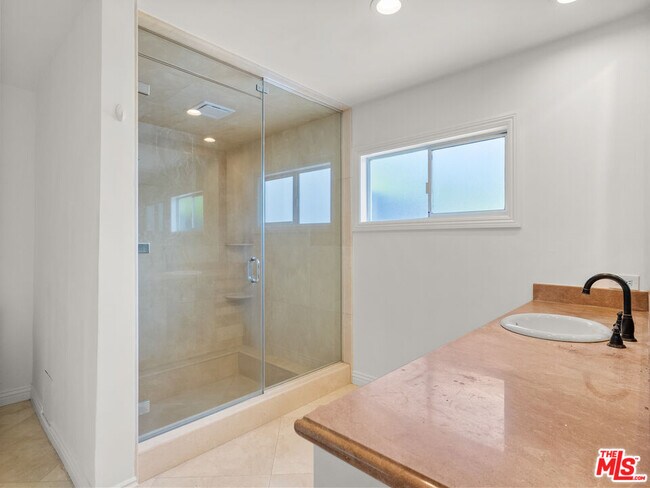 Building Photo - 9606 Arby Dr