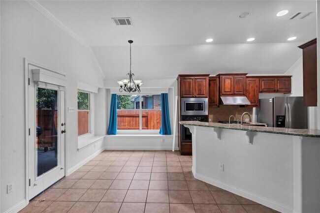 Building Photo - 2811 Checker Dr
